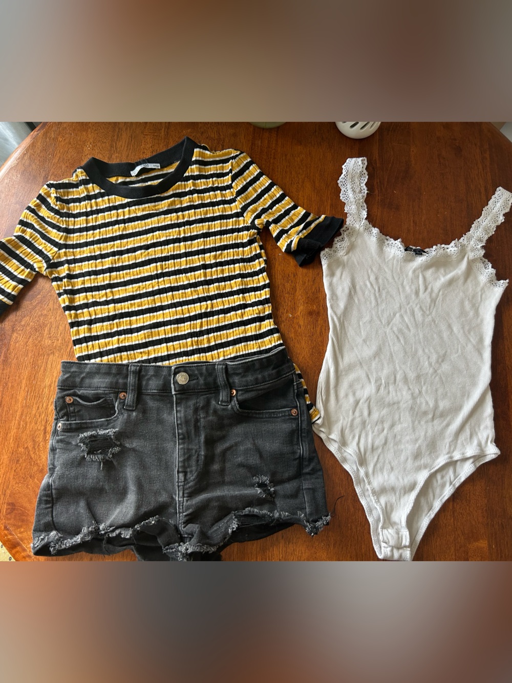 3 Piece Summer Outfit BUNDLE ( AE shorts, Zara Tee & Lace Bodysuit (Size S/2)